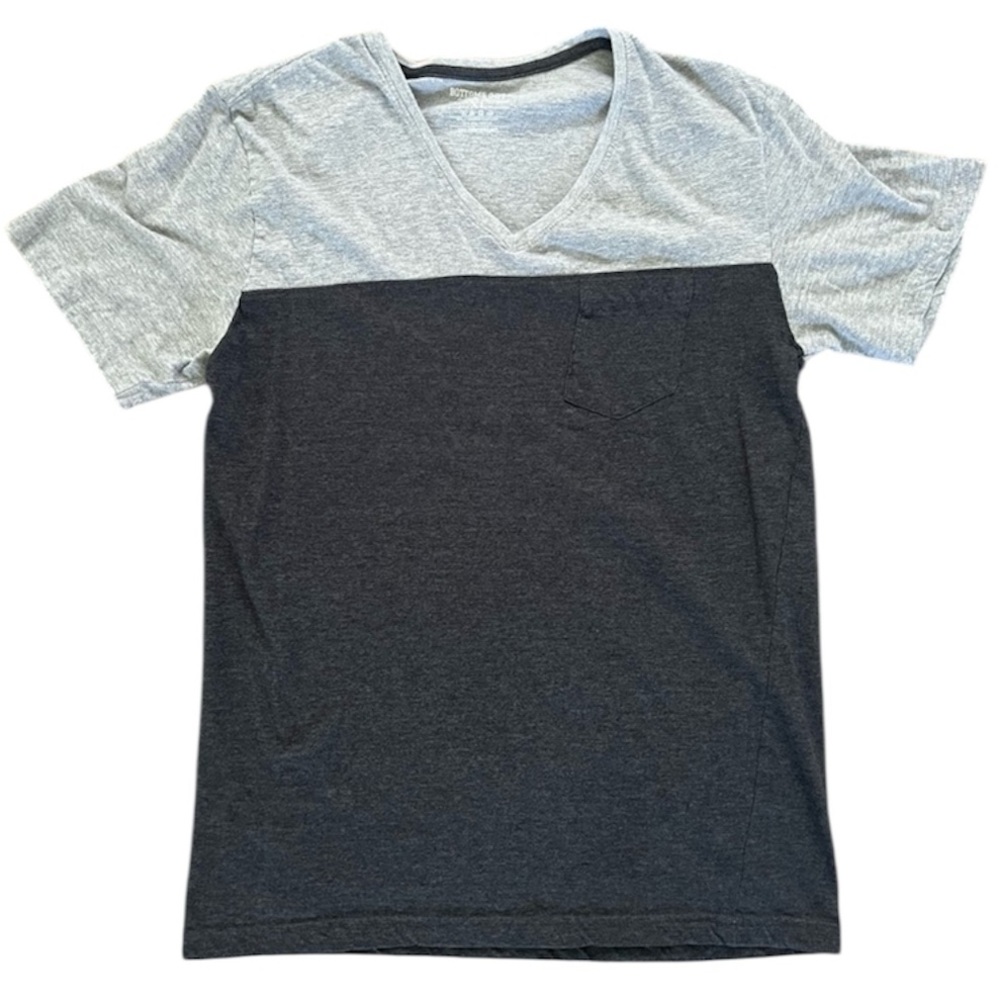 Men's Two-Tone Gray and Black V-Neck Shirt Bottoms Out Size XL